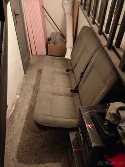 VW Transportér T5  sedačka..