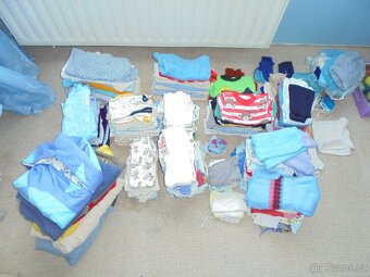 Hromada kojeneckeho obleceni