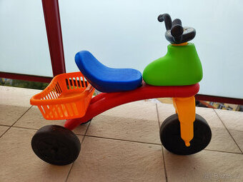 Odrážedlo s košíčkem - trojkolka/tříkolka