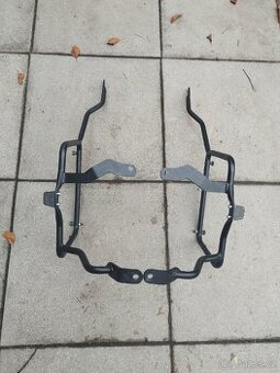 Honda Varadero XL 1000 (99-06) givi monokey nosič kufrů.