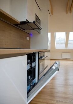 Pronajímá se byt 2+kk (55 m²) (podkrovní byt)