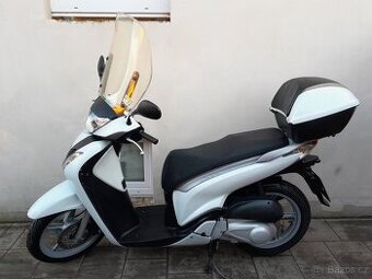 Honda SH 125i, 2011, velmi dobrý stav, CZ doklady