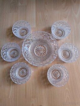 Sada skleněných misek