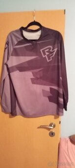 Prodám 4x cyklodresy za 300,- vel. M"