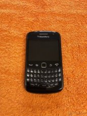BlackBerry 9360 v super stavu, plně funkční
