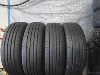 Sada letních pneu 215/60/17.Goodyear.