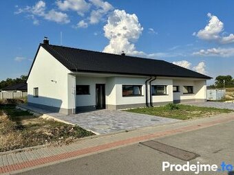 Prodej rodinného domu 3+kk, 81m2 - Hevlín, ev.č. 100030