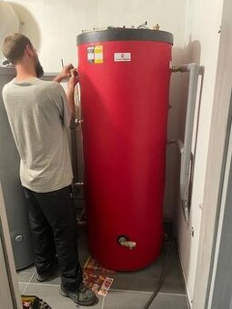 Akumulační nádoba  400 l se solárním výměníkem