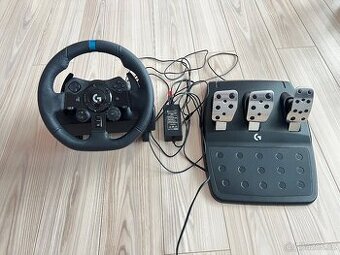 Logitech G923 Driving Force pro PC/PS5/PS4