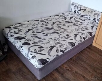 Válenda / postel 120x200 cm s úložným prostorem