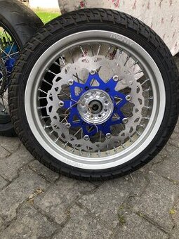 Motárdová kola Yamaha - 1