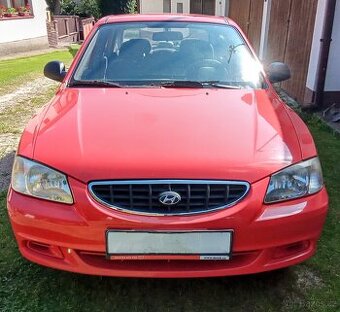 Hyundai Accent - 1