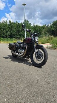 Triumph Bonneville bobber