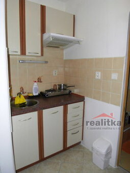 Pronájem zrekonstruovaného bytu 1+kk, Opava, ul. Antonína So
