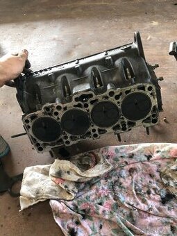 Hlava motoru 1.9 tdi - 1
