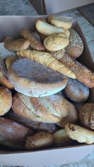 Krmné pečivo, rohlíky, chleba, sladké - 10,- Kč / 1 kg