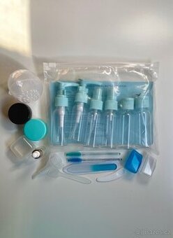 Kosmetická/toaletní průhledná taštička; cestovní sada