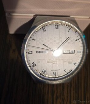Sovětské náramkové hodinky Raketa s věčným kalendářem a
