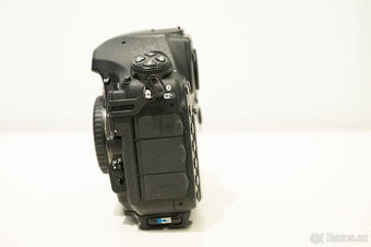 Tělo Nikon D850 v originálním balení, 37 871 snímků