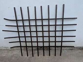 Železná mříž - velmi pěkná c. nabídněte