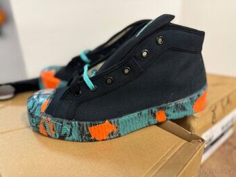 Prodám Boty různý Barvi