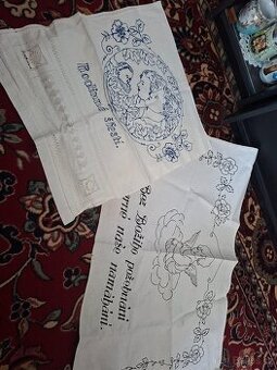 Vyšívané dečky na plátně