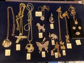 přívěs zirkonový