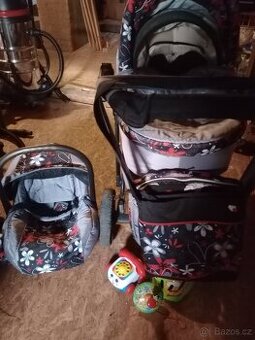 Kočárek, vajíčko, sedačka