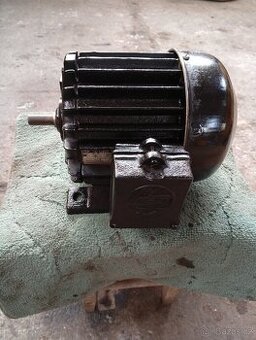 Elektromotor patkový 380/220