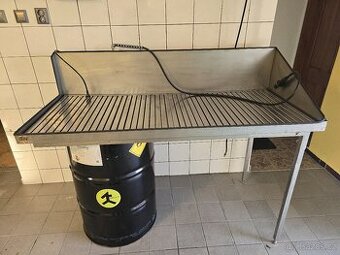 Prodám nerezový mycí stůl
