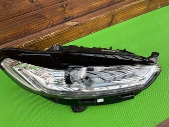 Fulled pravý přední světlomet Ford Mondeo