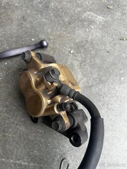 YAMAHA MAJESTY 250 přední brzda komplet