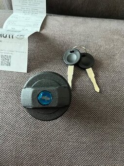 Uzamykatelné víčko nádrže na Felicii