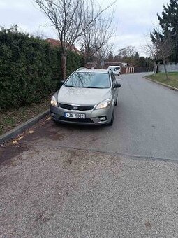 Kia ceed 2011 1,4 benzin