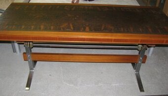 Konferenční stolek výsuvný kličkou