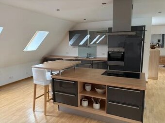 Moderní kuchyně s ostrůvkem (1202.24)