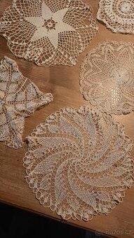 Staré háčkované dečky  set 5 kusů