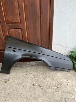 Díly ze Škoda 105/120/130 (742), původní plechy.