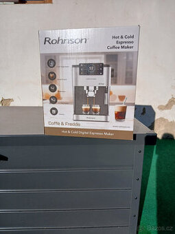 poloautomatický kávovar