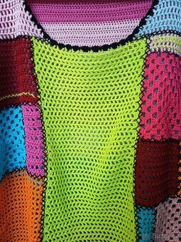 Nový háčkovaný dámský svetr - domácí ruční práce