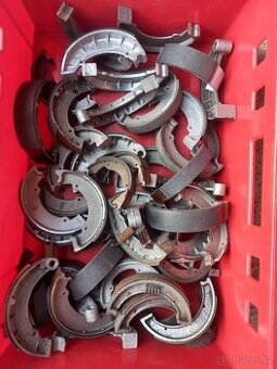 Pakmy nově obložené jawa pérák,kývačka, panelka, stadion, čz