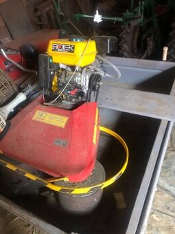 Prodam bubnovou sekačky s vlastním motorem držák na mt8-070