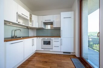 P5 - Krásný, slunný byt 2+kk  62 m² s terasou a parkováním