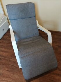 Houpací křeslo s podnožkou