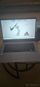 Asus ZenBook jako nový málo používaný