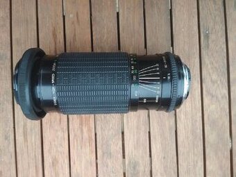 Prodám starší fotoaparát YASHICA s příslušenstvím