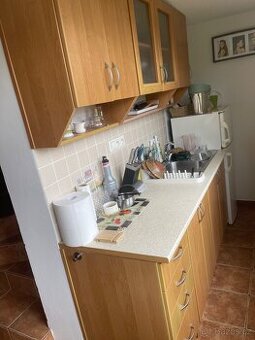 Prodám zachovalou kuchyňskou linku