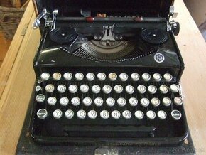 Starý psací stroj MIRSA IDEAL