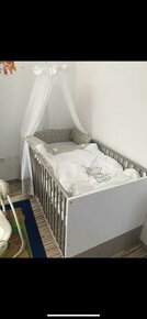 Dětský pokoj postel skříň police