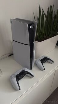 PlayStation 5 (Slim) + 2x DualSense Wireless Controller